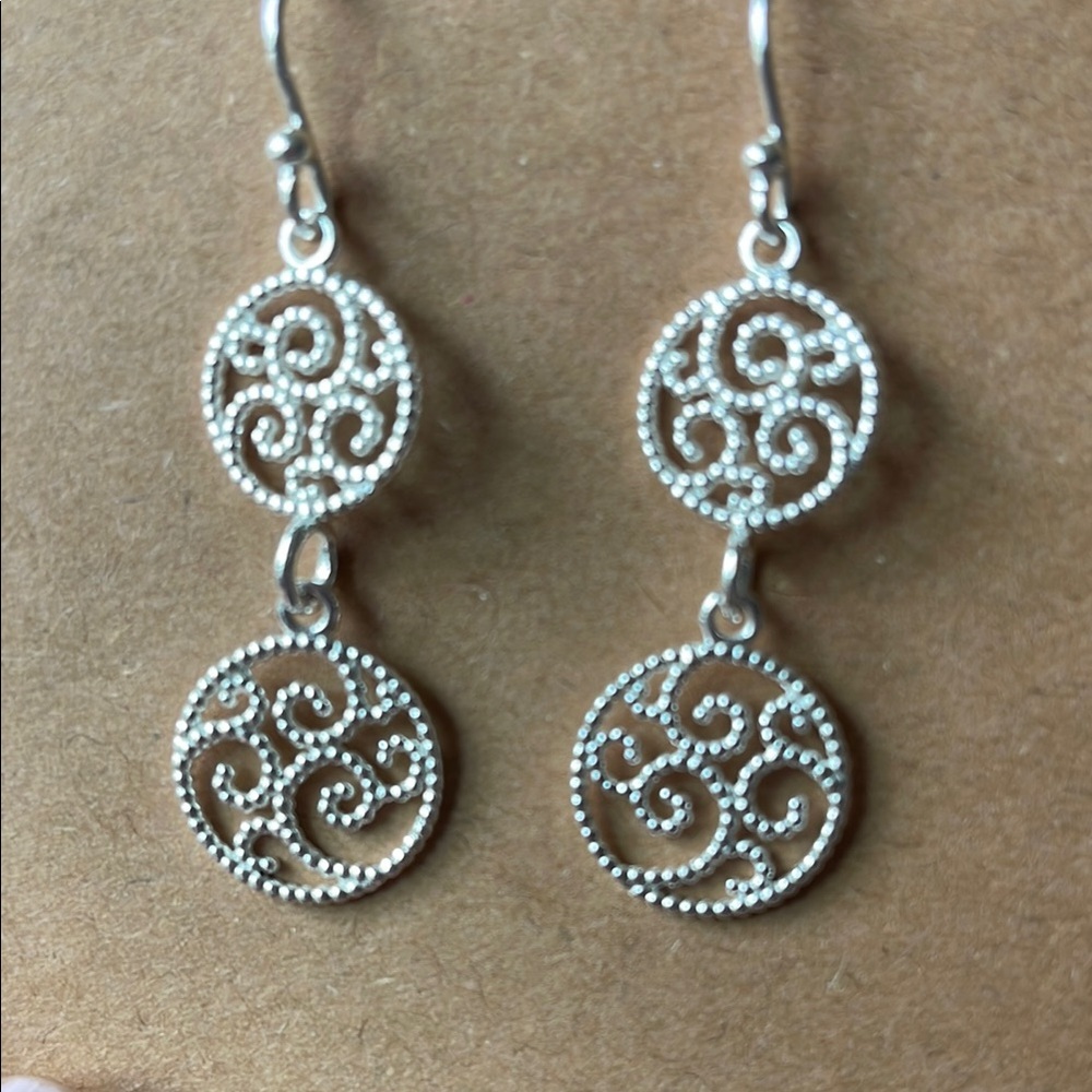 NWOT Filigree Dangle Fashion Earrings - Picture 5 of 8